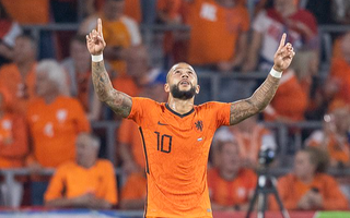 Tân binh Barcelona tỏa sáng, Hà Lan mở tiệc bàn thắng trước Montenegro