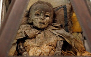 Lần tìm bí mật của những xác ướp trẻ em trong hầm mộ Ý