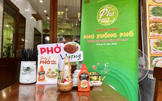 Tương ớt phở Chin-su có mặt tại các quán phở nổi tiếng Hà Nội