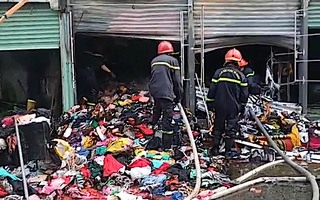 Cháy kèm tiếng nổ tại chợ Tân Lập, TP Thủ Đức