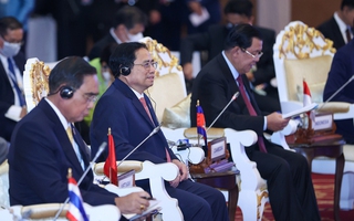 Thủ tướng đề nghị tăng cường đối thoại với cộng đồng doanh nghiệp ASEAN