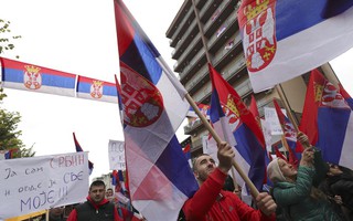 Chưa tháo được ngòi nổ Kosovo - Serbia, EU cảnh báo thẳng thừng