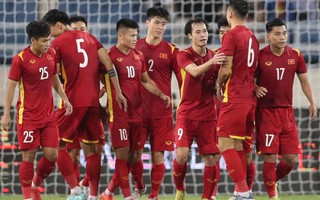 Tuyển Việt Nam thắng ngược CLB Dortmund
