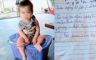 Bé gái gần 1 tuổi bị bỏ rơi bên đường cùng bức thư của người mẹ