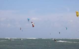 Khai mạc Festival lướt ván diều quốc tế tại Ninh Thuận