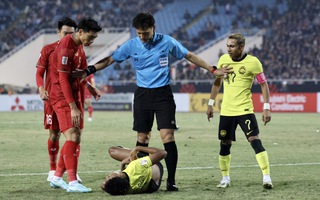 Việt Nam - Malaysia 3-0: Vì sao tuyển Việt Nam được hưởng phạt đền, cầu thủ Malaysia bị thẻ đỏ?