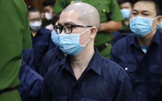 Hình ảnh Nguyễn Thái Luyện và đồng phạm trong ngày tuyên án đầu tiên