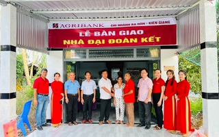 Agribank Kiên Giang tặng 20 căn nhà đại đoàn kết cho hộ nghèo