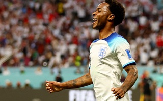 Trộm đột nhập tư gia, Raheem Sterling hồi hương khẩn cấp