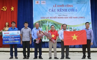 Thêm 10.000 lá cờ Tổ quốc đến với nhân dân tỉnh Cà Mau