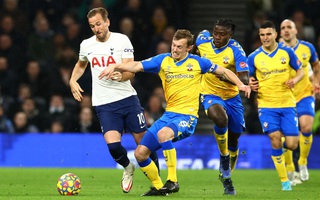 Thua sốc sân nhà, Tottenham lỡ cuộc đua Top 4