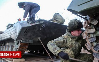 Mỹ đưa ra "cảnh báo kép" về tình hình Ukraine