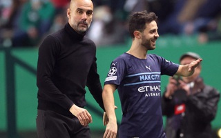 Thắng đậm Sporting Lisbon, HLV Guardiola vẫn chưa hài lòng lối chơi của Man City