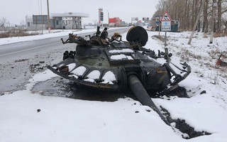 Ukraine nói Nga mất 4.300 binh sĩ, hàng trăm xe tăng và máy bay