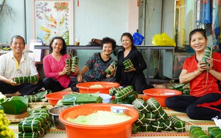 VIDEO: Nấu bánh chưng, bánh tét: Niềm vui đáng quý ngày Tết