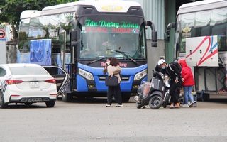 CLIP: Cận cảnh ga tàu, bến xe trong ngày cuối kỳ nghỉ Tết ở Đà Nẵng