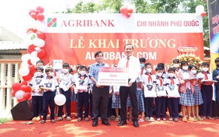 Agribank Phú Quốc khai trương thêm máy gửi, rút tiền tự động tại Gành Dầu