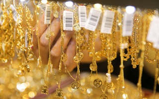 Giá vàng hôm nay 17-4: Vàng trang sức tăng rất mạnh, vàng SJC ổn định ở gần 70 triệu đồng/lượng