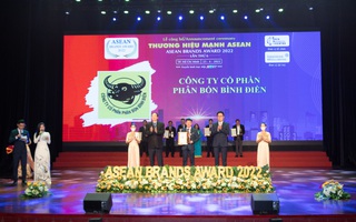 Công ty Cổ phần Phân bón Bình Điền đón nhận danh hiệu “TOP10 Thương hiệu mạnh ASEAN 2022”