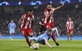 UEFA phạt nặng Atletico Madrid trước trận tái đấu Man City