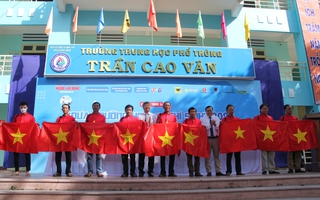 Trao thêm 7.000 lá cờ Tổ quốc cho ngư dân Quảng Nam
