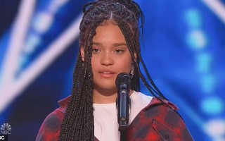 Cận cảnh ca sĩ 13 tuổi nhận nút vàng cuộc thi "Tìm kiếm tài năng Mỹ"