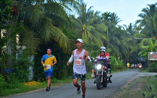 Hoàng Nguyên Thanh vô địch marathon Bến Tre