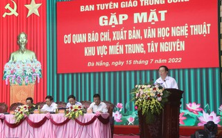 Phát huy tầm quan trọng của báo chí, xuất bản