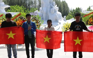 Cờ Tổ quốc đến với ngư dân Cam Lâm, Cam Ranh