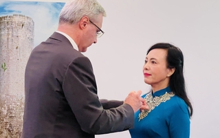 Nguyên Bộ trưởng Y tế Nguyễn Thị Kim Tiến nhận Huân chương Bắc đẩu Bội tinh