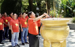 Báo Người Lao Động dâng hoa, dâng hương Anh hùng liệt sĩ Võ Thị Sáu