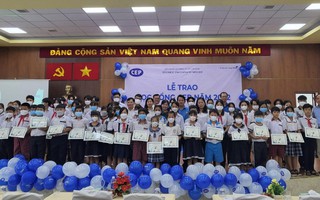 CEP trao tặng hơn 2.500 suất học bổng và 10.000 phần quà học tập cho học sinh nghèo vượt khó