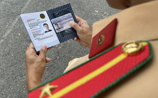 CSGT nói về giấy phép lái xe quốc tế "không có giá trị" ở Việt Nam