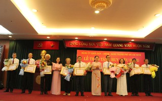 TP HCM trao huy hiệu Đảng cho 16 đảng viên