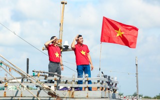 10.000 lá cờ Tổ quốc đến với ngư dân Nam Định