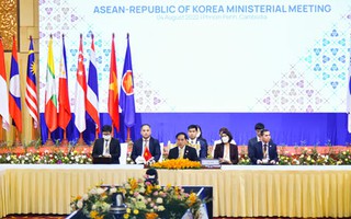 Ủng hộ vai trò trung tâm của ASEAN