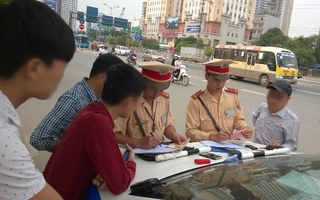 Chủ tịch Hà Nội Trần Sỹ Thanh cấm cán bộ "xin xỏ", "giải cứu" người vi phạm giao thông