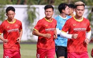 PHÓNG SỰ ẢNH: Buổi tập đầu tiên của Quang Hải sau khi trở về từ Pau FC