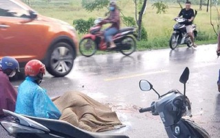 Xe ôtô lấn làn tông người phụ nữ mang thai 7 tháng tử vong