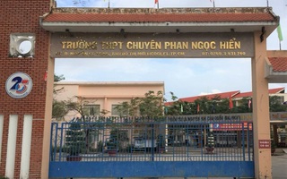 Trường chuyên ở Cà Mau cho học sinh thoa son, nhuộm tóc trong "chuẩn mực"