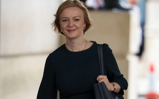 Chức thủ tướng Anh gọi tên bà Liz Truss