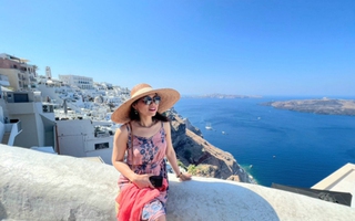 Chữ "tình" ở Santorini