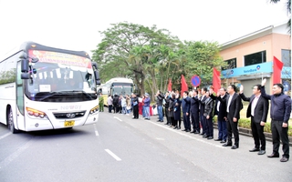 Những chuyến xe nghĩa tình của Công đoàn Thủ đô đưa công nhân về quê đón Tết