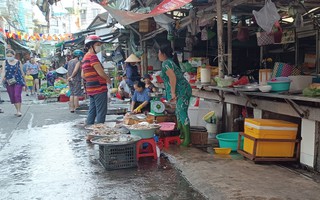 Rau xanh, cá, tôm đắt hàng vì chống ngán ngày Tết