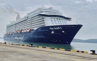 Tàu du lịch chở hơn 2.300 khách "xông đất" Bà Rịa - Vũng Tàu