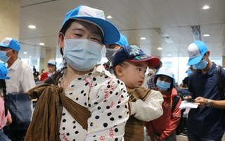 Bình Dương: Tiễn công nhân lên chuyến bay miễn phí về quê đón Tết