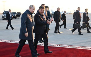 Tổng thống Vladimir Putin đến Kyrgyzstan