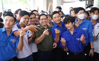 Thủ tướng Phạm Minh Chính tiếp xúc đoàn viên, thanh niên TP Cần Thơ