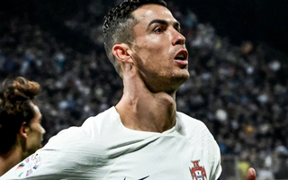 Ronaldo lập cột mốc mới ở tuổi 38, vượt Haaland, Mbappe