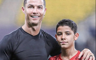 Con trai Ronaldo gia nhập Học viện Al-Nassr